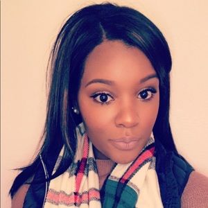 Meet your Posher, Alicia